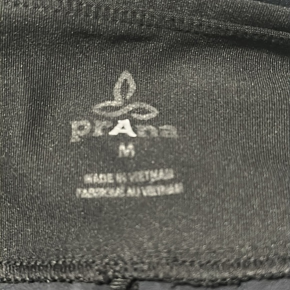 🍁 Prana Active Bermuda Shorts - Picture 3 of 4